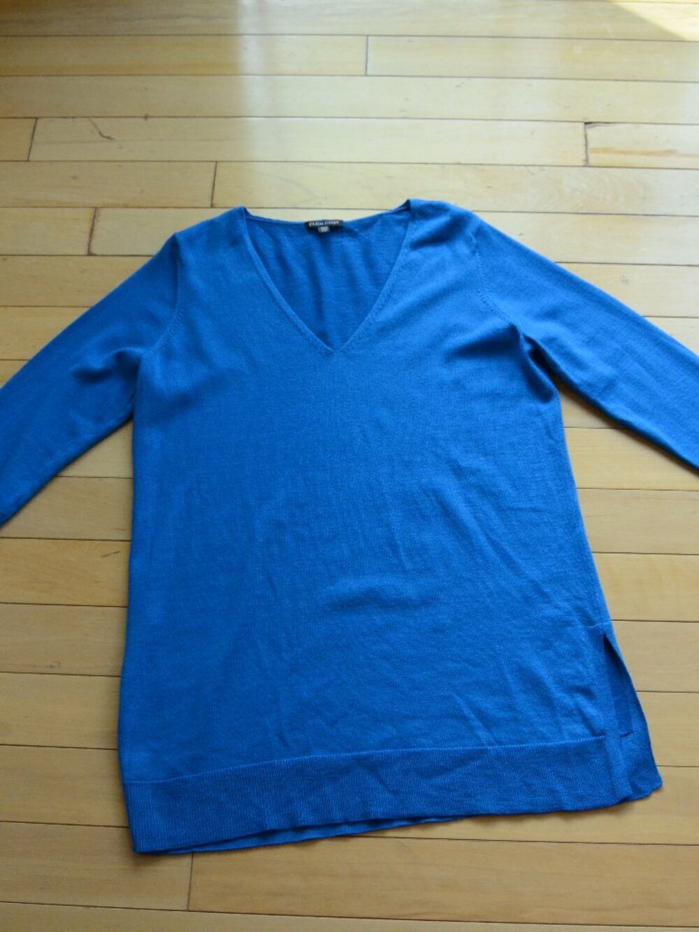 Eileen Fisher 100% Merino Wool V Neck Pullover Sweater Royal Blue Cobalt Size M